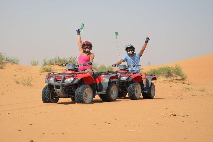 Mega Safari Night Dune Bashing Live Show e barbecue sotto le stelle
