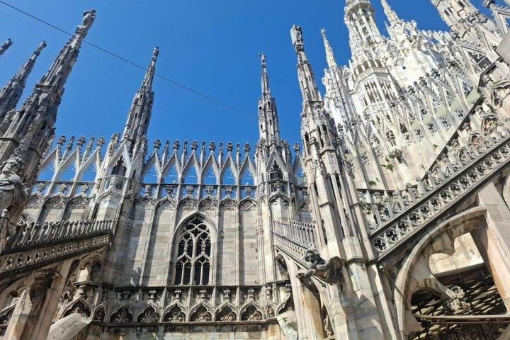 Entrada al Duomo de Milán con Ascensor a Terrazas en la azotea Audio App