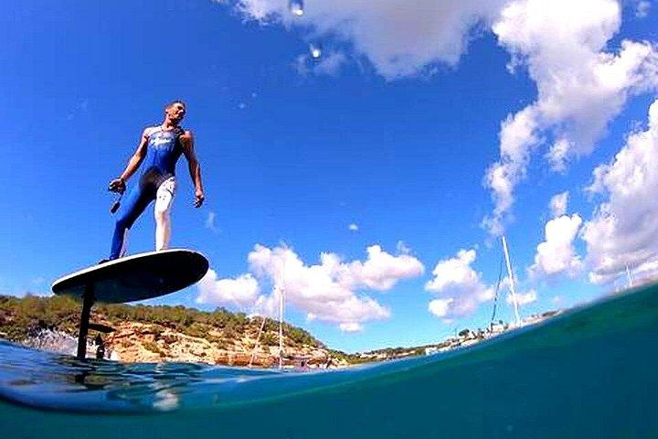eFoil Experience Mallorca – Private Trio Session (3 Riders)