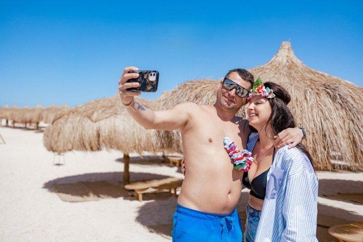 フルガダ : フラ・フラ島への海の旅＆ランチ