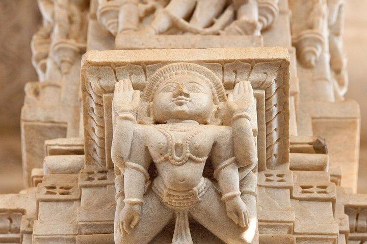Jodhpur naar Udaipur Via Jawai Leopard Safari, Ranakpur Tempel Tour