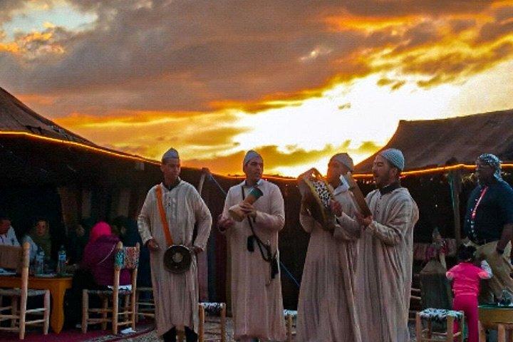 Agafay Desert Sunset Kamelritt und Abendessen ab Marrakesch