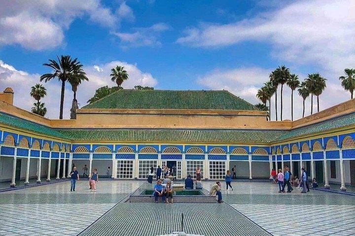 マラケシュ市内観光バイーア宮殿スークとメディナの見どころ