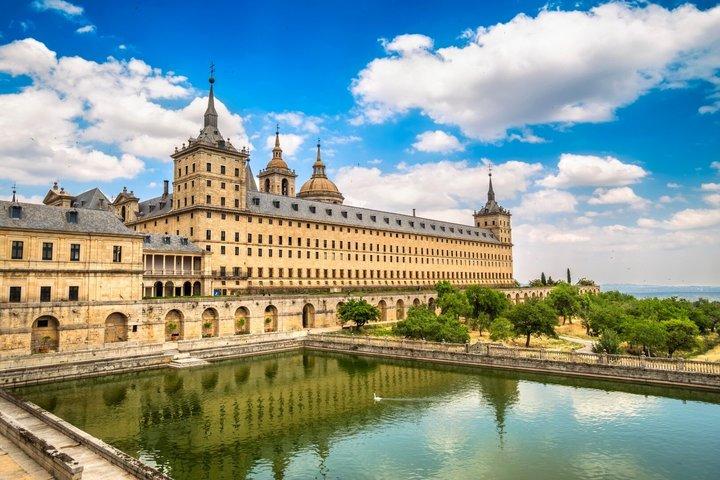 Excursión de medio día a El Escorial & Valley desde Madrid
