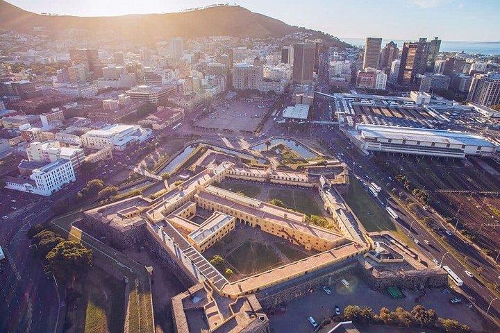 Private Tour Robben Island, Table Mountain & City Tour