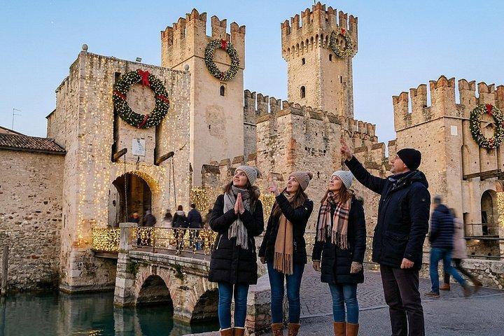 シルミオーネ遺産でのプライベートクリスマスウォーキングツアー
