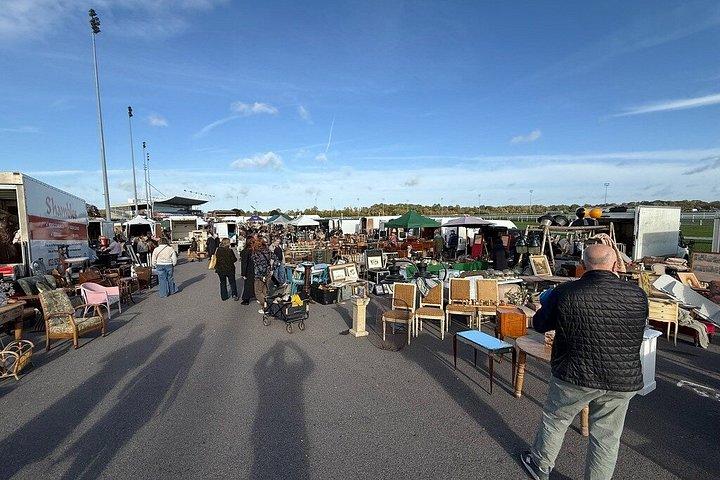 ロンドンからサンベリー骨董市場とテッド・ラッソのリッチモンド