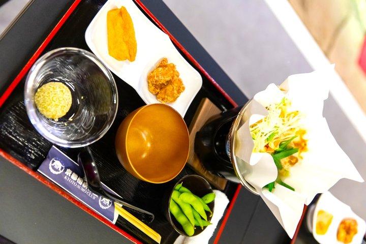 京都：鶏鍋＆芸者による相撲興行