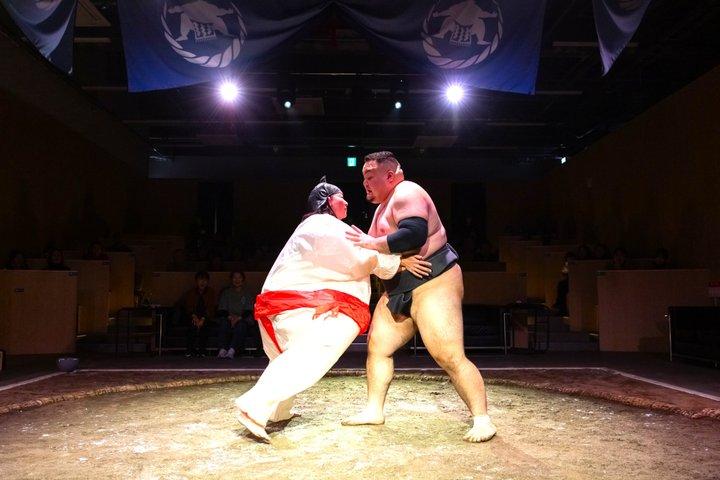 Kyoto Sumo Entertainment Show mit Chicken Hot Pot und Geisha