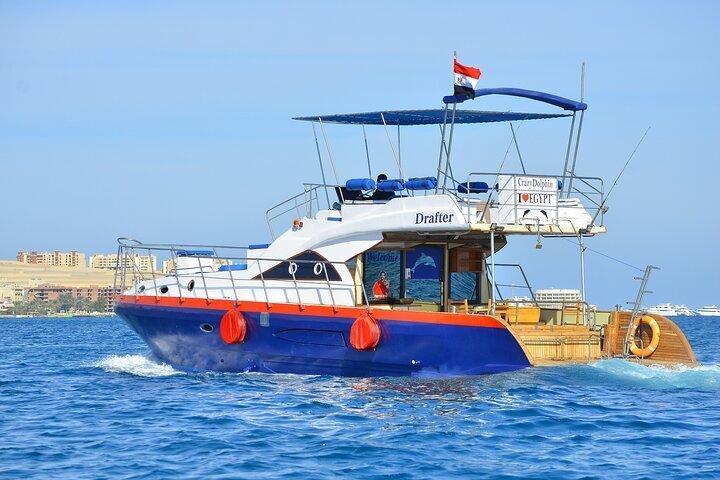 Hurghada : Privates Ganztagesboot mit Transfer und Mittagessen