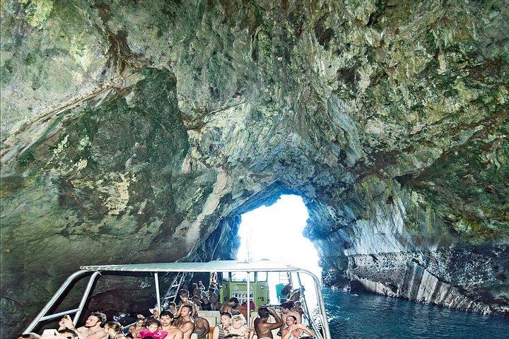 Visite as enseadas e grutas da costa leste de Maiorca.