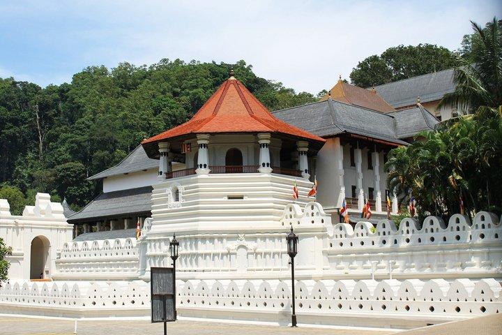 Kandy: Temple of the Sacred Tooth Relic Entry e-biljett