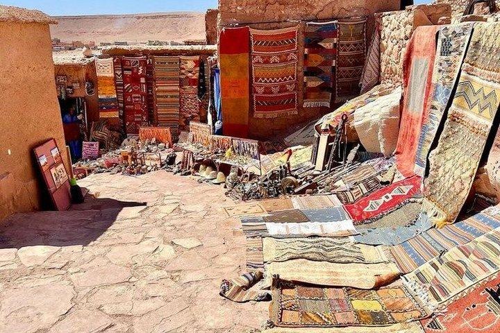 マラケシュから:プライベートワアルザザテ&エイトベンハッドゥ日帰り旅行