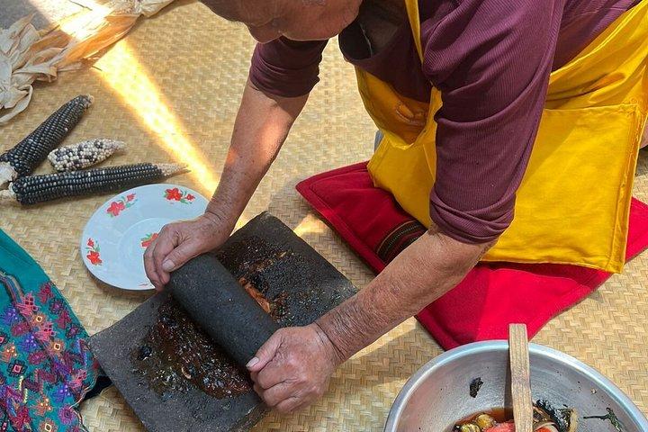 Make your own Mayan Pepian - Cooking class