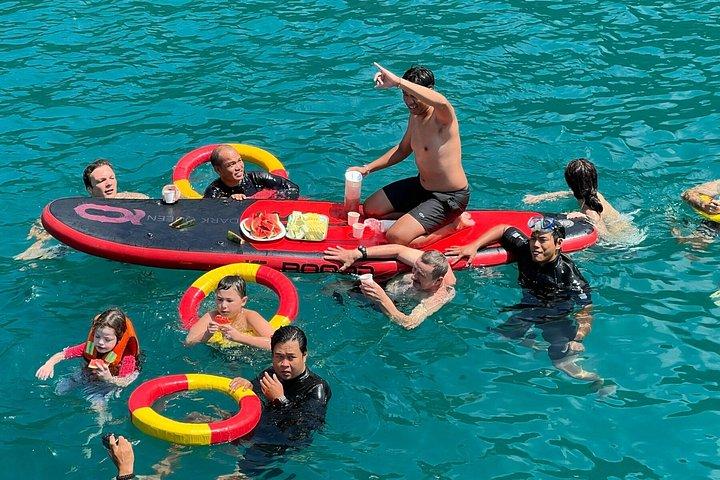 ニャチャンボートツアーシュノーケリング水上バーパーティーとシーフードBBQ