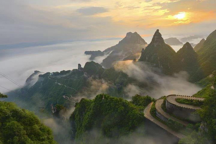 Vista panorâmica de Avatar Mountain Tianmen Zhangjiajie Express