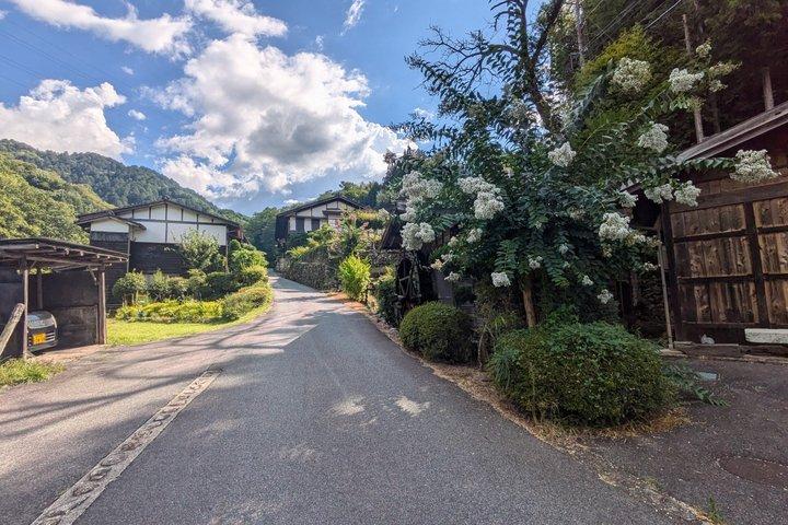 名古屋発馬籠から妻籠へのハイキングツアー