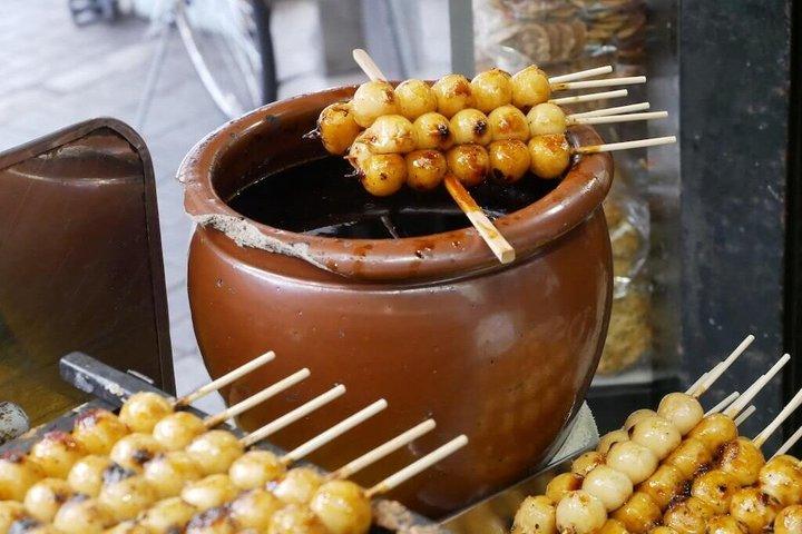 Tour a pie de comida callejera en Nagoya
