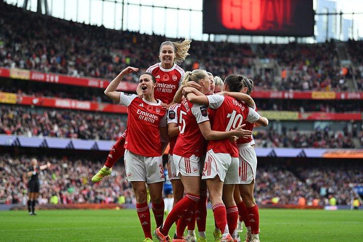 アーセナル女子、エミレーツでの試合経験