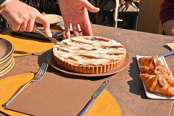 モンティでの新しいローマ朝食ツアー、屋上ブレックファスト付き