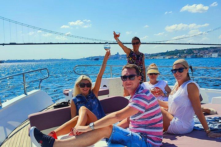 Private Bosphorus Lunch Cruise on a Luxury Yacht