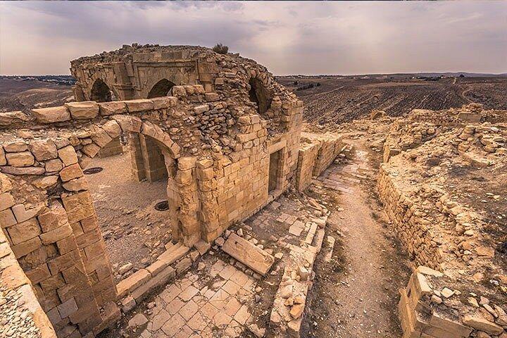 私物ツアー：アンマンからの終日イスラム砂漠の城とアジュン城の旅