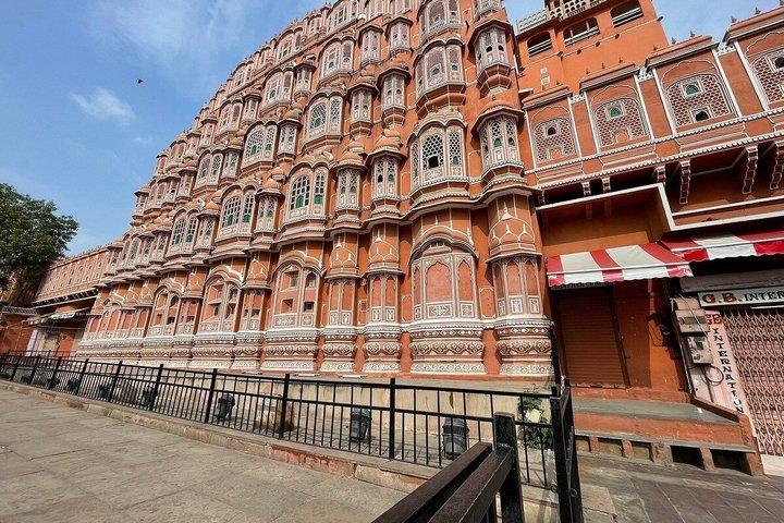 Jaipur Full Day Trip with Boat Ride from Delhi