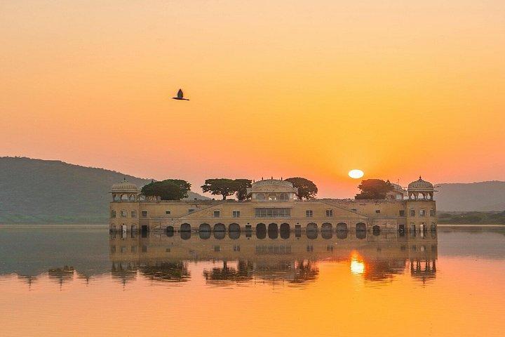 デリーからボートで行くジャイプール1日旅行