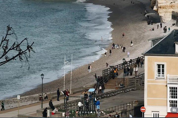 パリ発：エトルタとオンフルールの崖を巡る日帰りツアー
