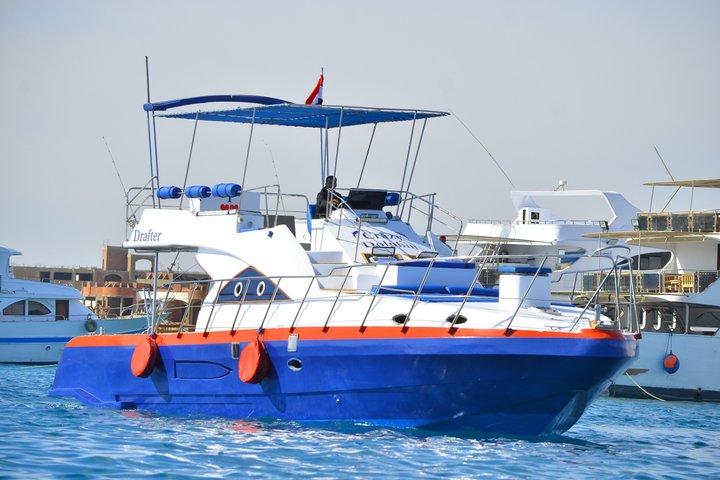 Hurghada : Familientag mit Privatboot nach Orange Bay Island und Mittagessen