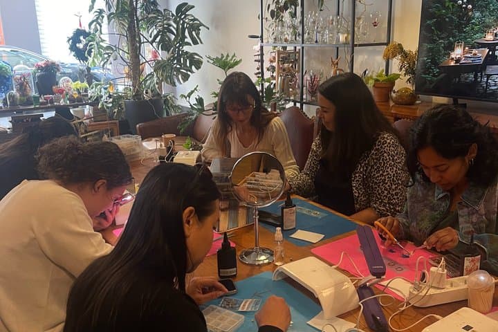 Paris 1e Duo Resin Jewelry Making Workshop