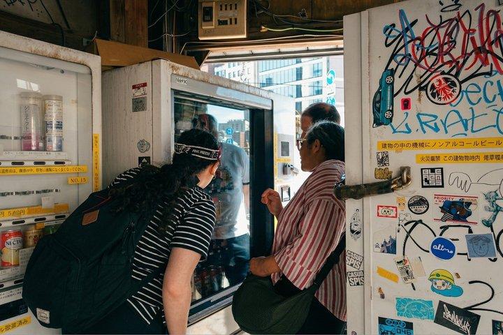 Tóquio: Vending Machine Adventure Walking Tour