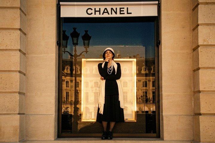 ココ・シャネルの秘密：ファッションアイコンを紐解く