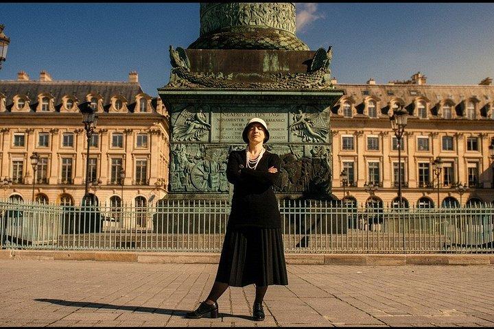 ココ・シャネルの秘密：ファッションアイコンを紐解く