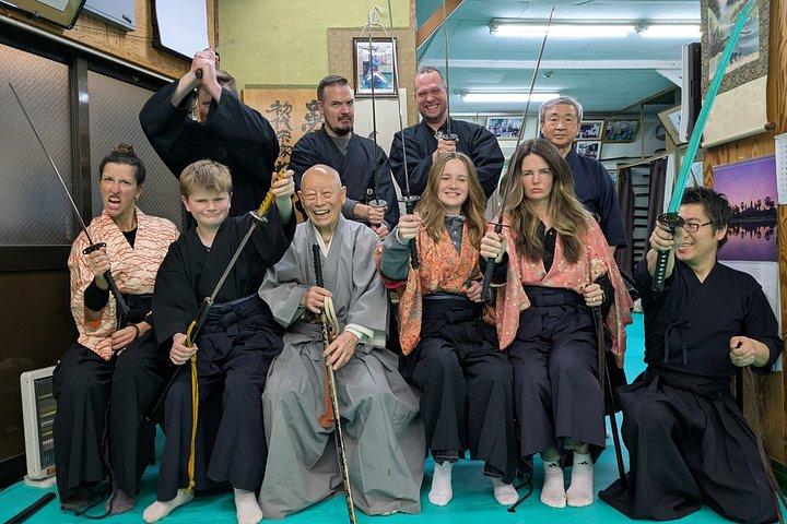Samurai Upplev Osaka Real Katana Träning