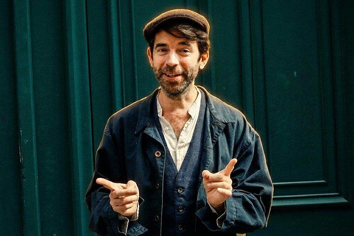 ユニークなモンマルトル19世紀ツアー：俳優とタイムトラベル