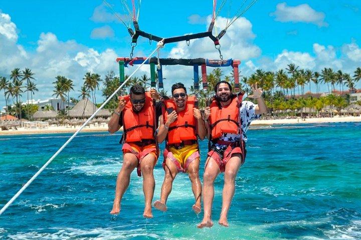 Parasailing a Punta Cana con prelievo gratuito