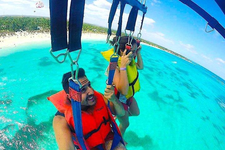 Parasailing a Punta Cana con prelievo gratuito