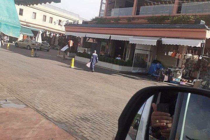 マラケシュ発アトラス山脈ツアー：ラクダ乗り＆ベルベルランチ