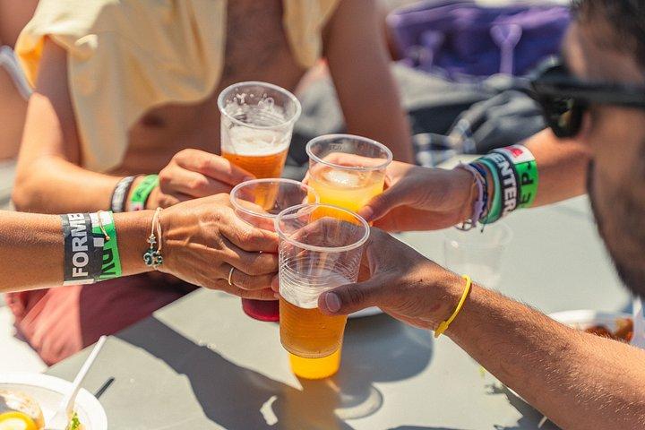 イビサ島からフォルメンテーラ島へのボートツアー（ウォータースポーツ付き）
