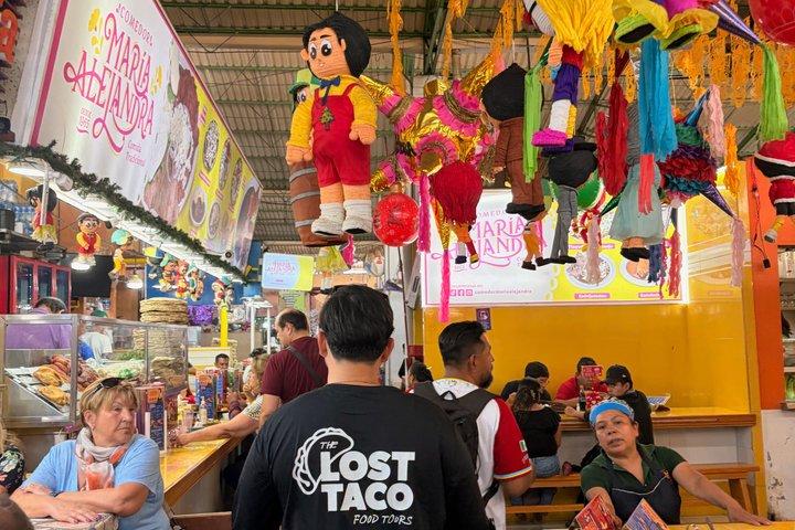 地元の食の専門家が案内するオアハカ隠れストリートフードツアー