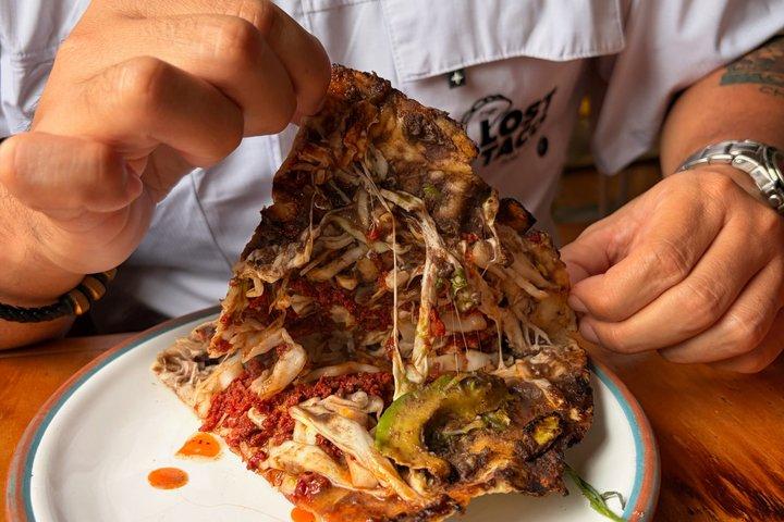 地元の食の専門家が案内するオアハカ隠れストリートフードツアー