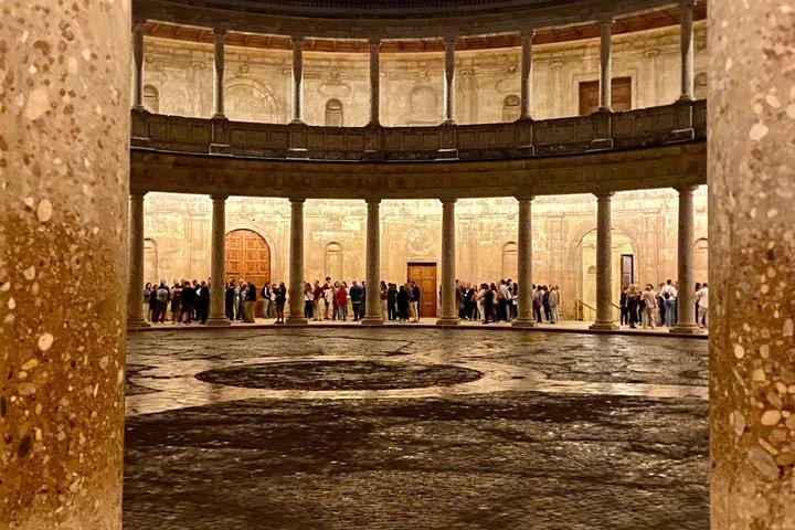 Visita Guiada Nocturna Privada en la Alhambra