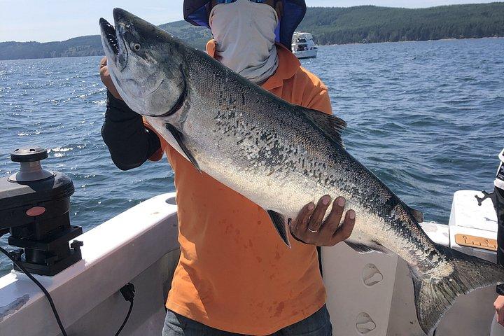 Nanaimo Area Fishing Trip · 3-Star Comfort Class