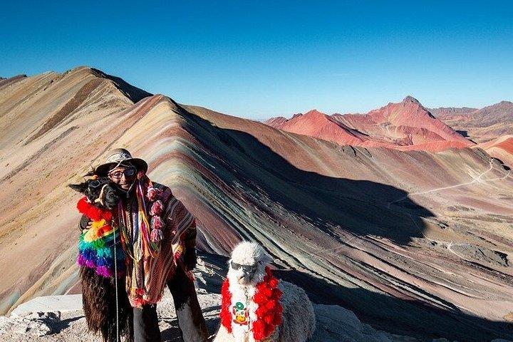 オランタイタンボまたはウルバンバからのプライベートレインボーマウンテン日帰り旅行