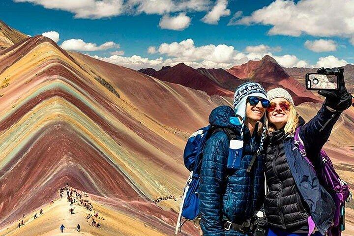 オランタイタンボまたはウルバンバからのプライベートレインボーマウンテン日帰り旅行