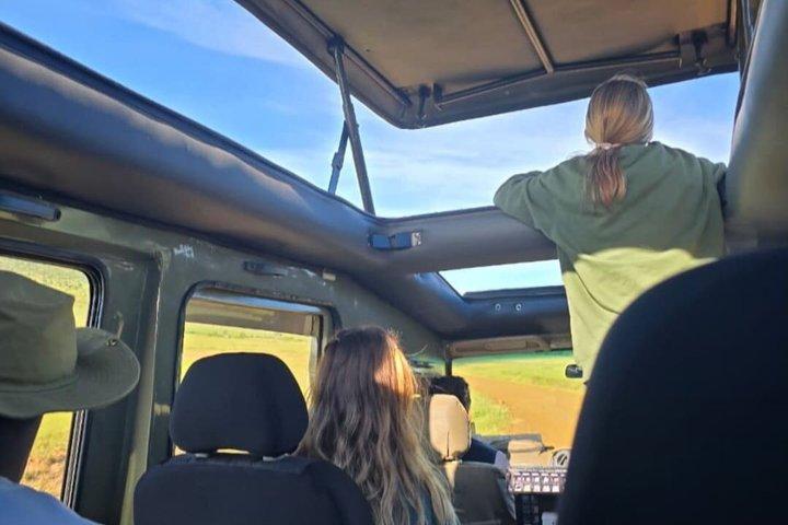 3-dagars Maasai Mara-gruppen deltar i budgetsafari