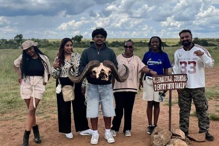 3-dagars Maasai Mara-gruppen deltar i budgetsafari
