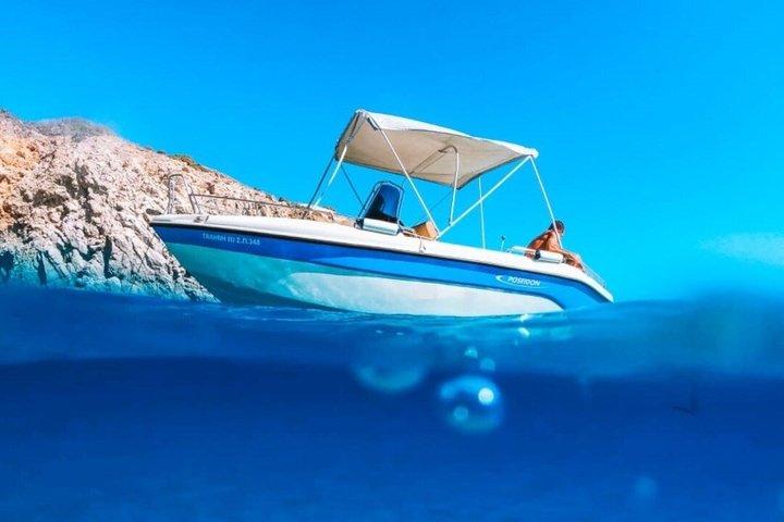 Soyez le capitaine d'un jour - Foneas Beach et Pirate's Bay