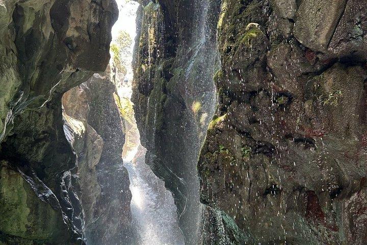 VIPバンによるクレタ島のプライベートカスタマイズツアー（現地ドライバー付き）
